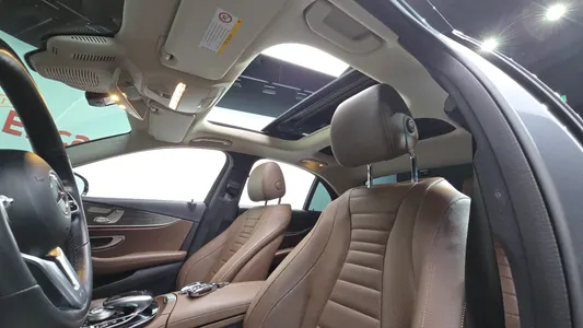 Mercedes-Benz E-Class W213 E300 4MATIC AMG Line 2020 19