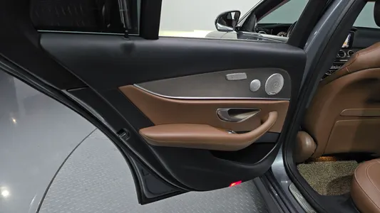 Mercedes-Benz E-Class W213 E300 4MATIC AMG Line 2020 26