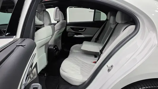 Mercedes-Benz E-Class W214 E450 4MATIC 2025 11