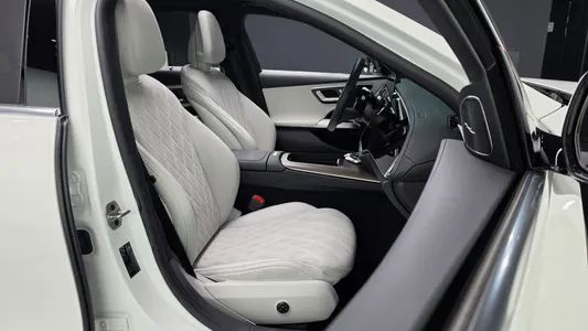 Mercedes-Benz E-Class W214 E450 4MATIC 2025 26