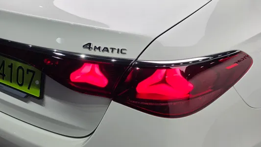 Mercedes-Benz E-Class W214 E450 4MATIC 2025 23