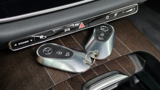 Mercedes-Benz E-Class W214 E450 4MATIC 2025 30