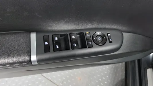 Hyundai (GN7) 3.5 LPG 2WD 2022 28