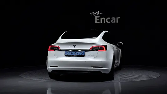Tesla 3 AWD 2022 4