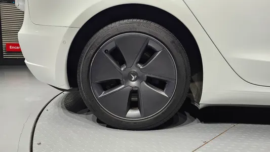 Tesla 3 AWD 2022 5