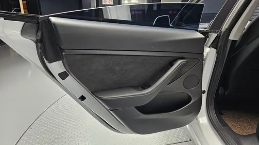 Tesla 3 AWD 2022 26