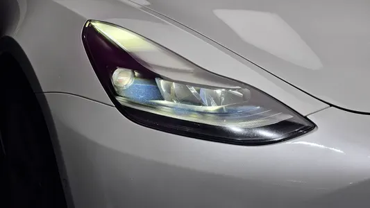 Tesla 3 AWD 2022 23