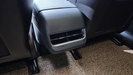 Tesla 3 AWD 2022 32