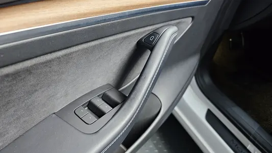 Tesla 3 AWD 2022 28