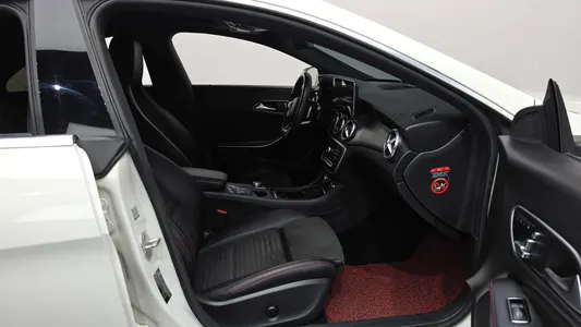 Mercedes-Benz CLA-Class C117 CLA220 AMG Line 2018 26