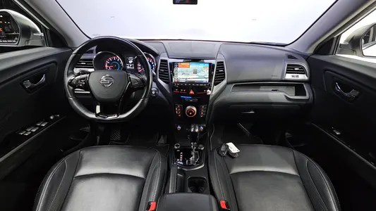 KG Mobility Tivoli VX 2WD 2017 7