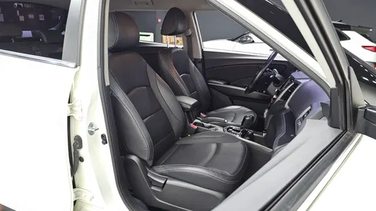KG Mobility Tivoli VX 2WD 2017 10