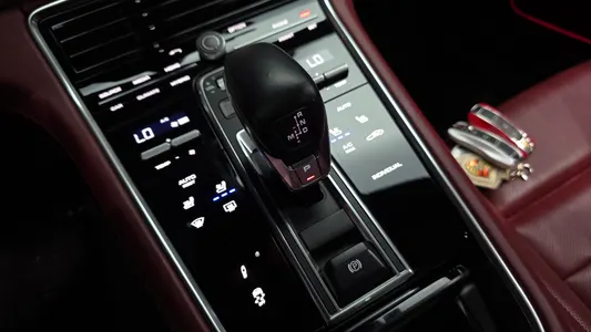 Porsche (971) 2.9 AWD E- 2020 8