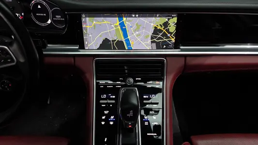 Porsche (971) 2.9 AWD E- 2020 13