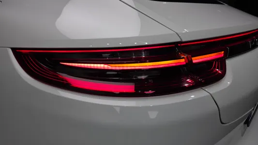 Porsche (971) 2.9 AWD E- 2020 23