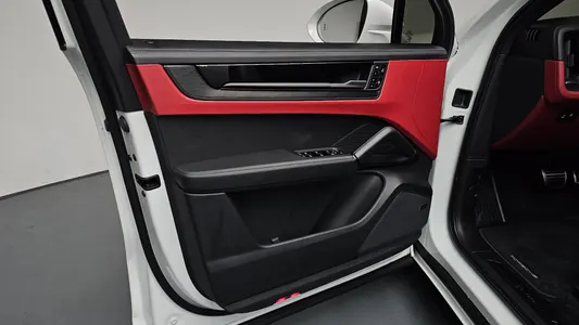 Porsche (PO536) 4.0 GTS 2025 24