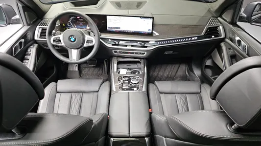 BMW X7 (G07) xDrive 40i M 7 2026 7