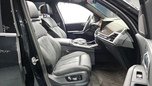 BMW X7 (G07) xDrive 40i M 7 2026 12