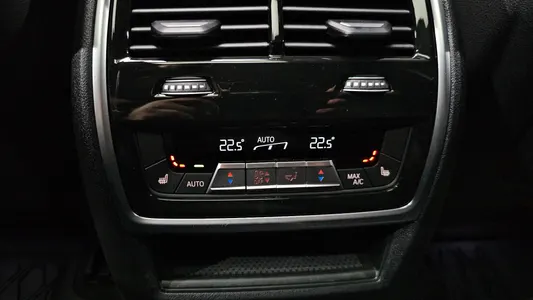 BMW X7 (G07) xDrive 40i M 7 2026 19