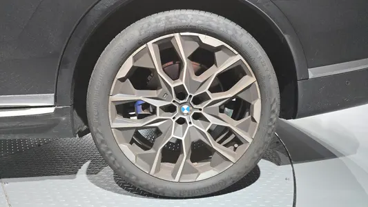 BMW X7 (G07) xDrive 40i M 7 2026 21