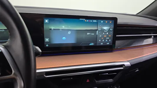 KG Mobility EVX E7 2024 14