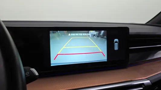 KG Mobility EVX E7 2024 16
