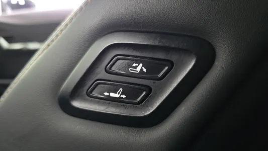 KG Mobility EVX E7 2024 31