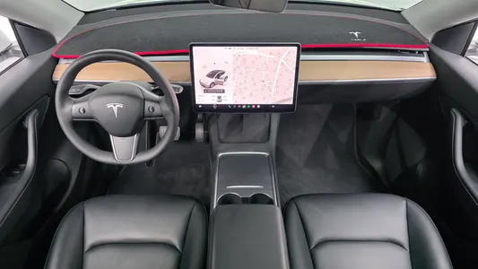 Tesla Y AWD 2022 7