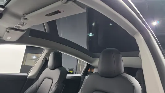 Tesla Y AWD 2022 19