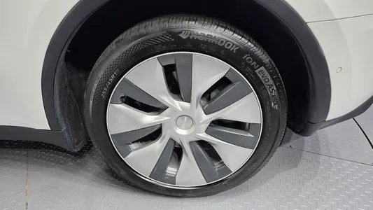 Tesla Y AWD 2022 21