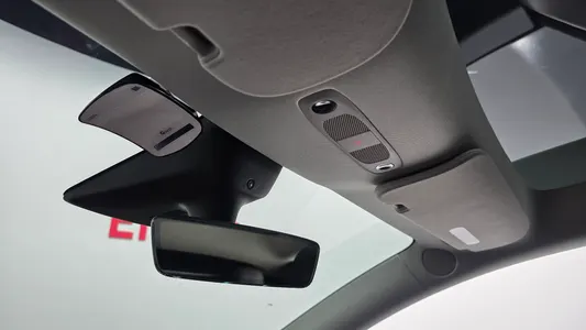 Tesla Y AWD 2022 33