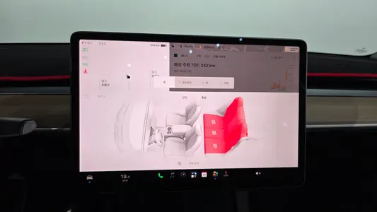 Tesla Y AWD 2022 28