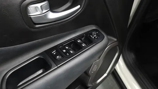 Jeep 레니게이드 1.3 2022 35