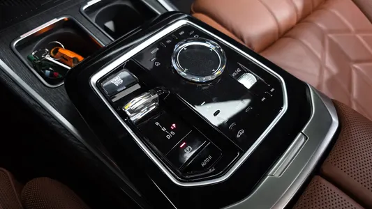 BMW 7 Series (G70) 750e xDrive M 2023 9