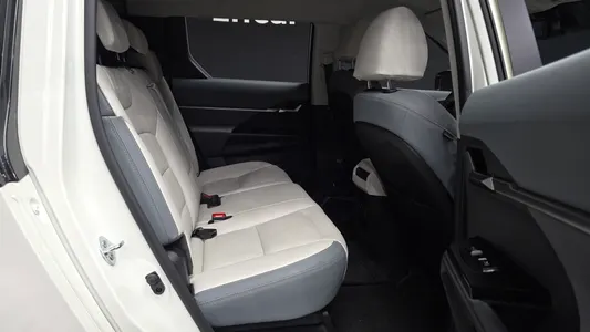 KG Mobility EV (O100) MX AWD 2025 12