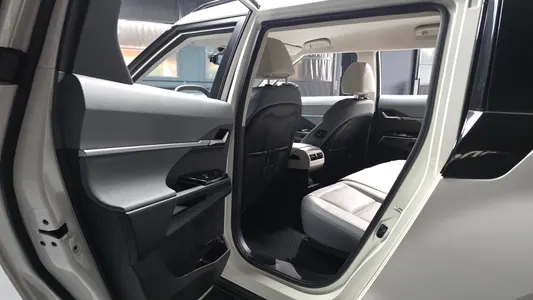 KG Mobility EV (O100) MX AWD 2025 26