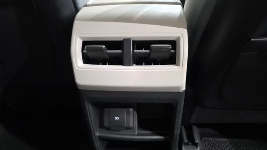 KG Mobility EV (O100) MX AWD 2025 32