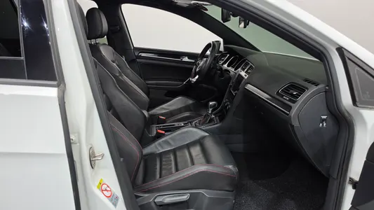 Volkswagen 7 2.0 GTI 2016 11
