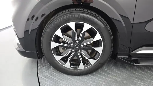 Kia Carnival 9 () 2022 5