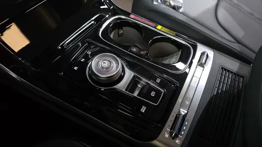 Kia Carnival 9 () 2022 9