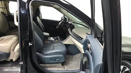 Kia Carnival 9 () 2022 11