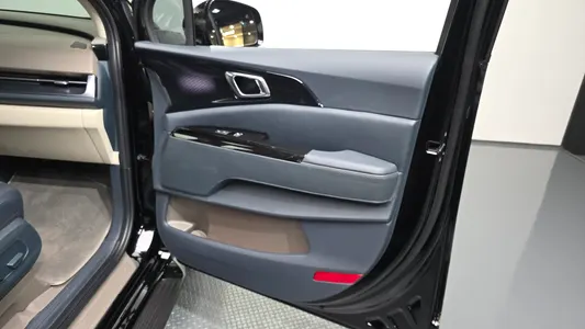 Kia Carnival 9 () 2022 25