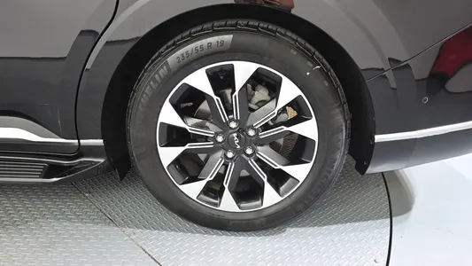 Kia Carnival 9 () 2022 21