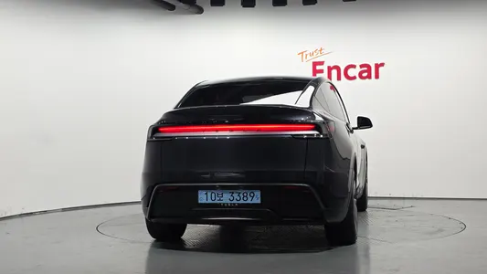 Tesla Y RWD 2025 4