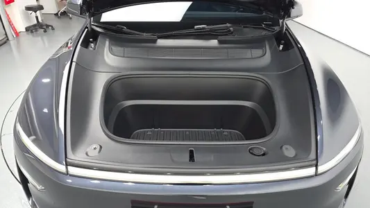 Tesla Y RWD 2025 6