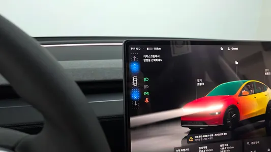 Tesla Y RWD 2025 9