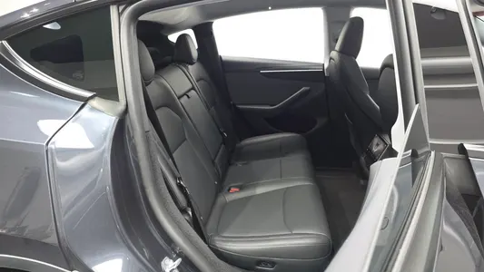 Tesla Y RWD 2025 11