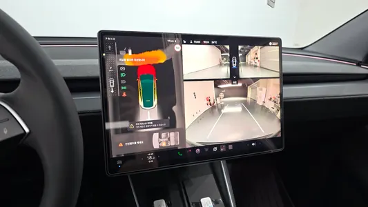 Tesla Y RWD 2025 14