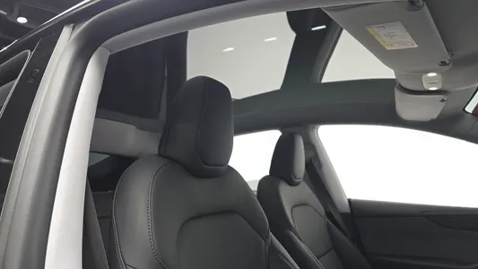 Tesla Y RWD 2025 15