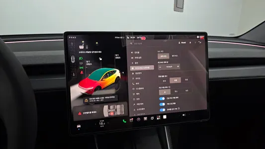 Tesla Y RWD 2025 18